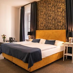 BlueBell Hotel